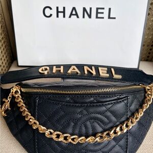 GWP VIP Black Quilted cc Crossbody Bag with removable crossbody strap